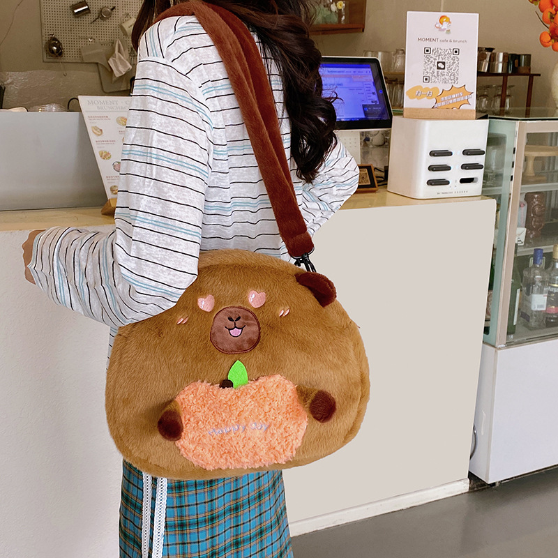 New cartoon cute lambskin plush backpack, Lapibara single-shoulder bag, large-capacity capybara gift plush bag Specification drawing