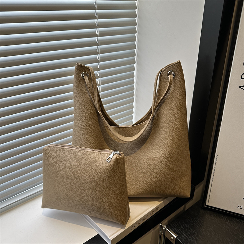 High-end retro large-capacity bag for women, 2025 new style casual, versatile and stylish single-shoulder bag, tote bucket bag full figure