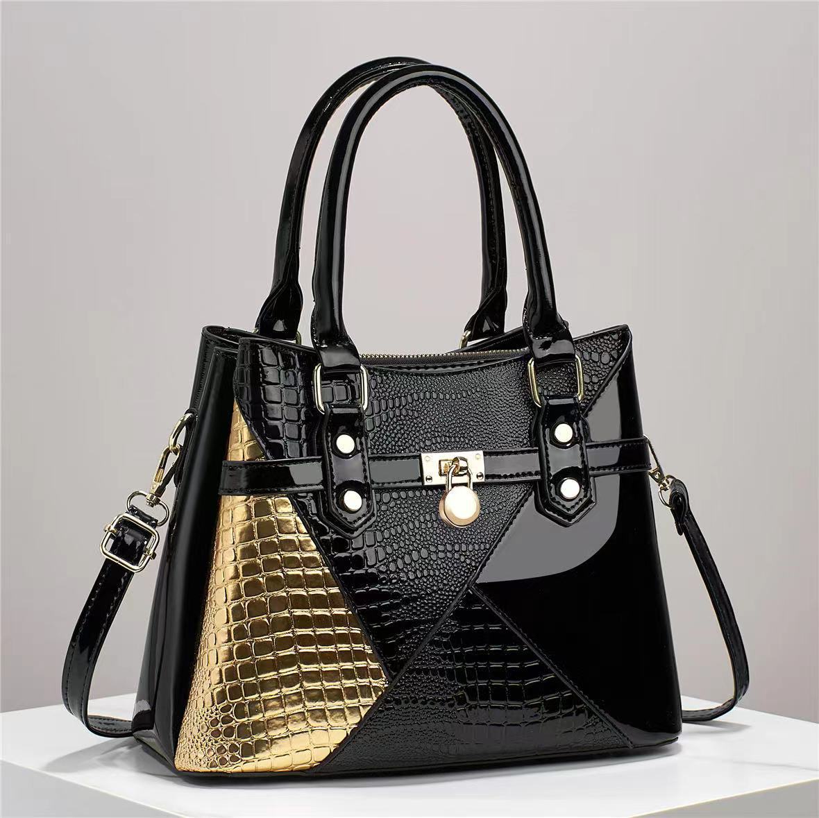 The manufacturer's 2023 new style of fashionable handbags for foreign trade is a versatile mom bag and a stylish crossbody single-shoulder bag for women details Picture