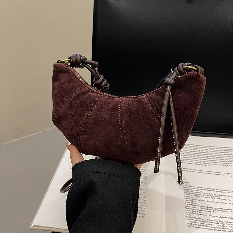 A niche and fashionable dumpling bag with a high-end feel, casual and versatile, single-shoulder women's bag 2024 new style, retro and trendy underarm bag for women details Picture
