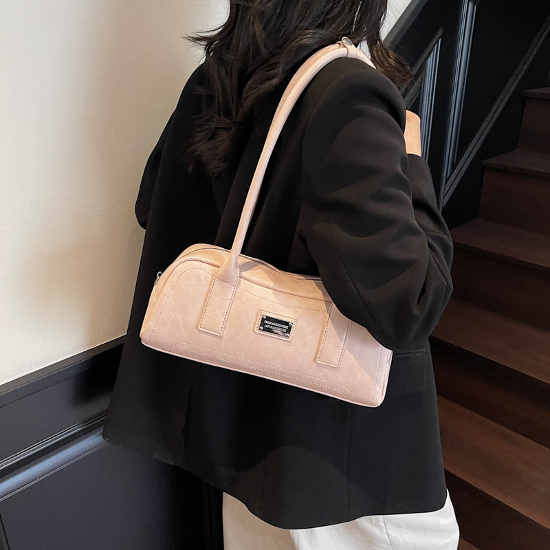 High-end retro underarm bag for women, 2025 new French niche design single-shoulder bag, fashionable hand-held baguette bag Specification drawing