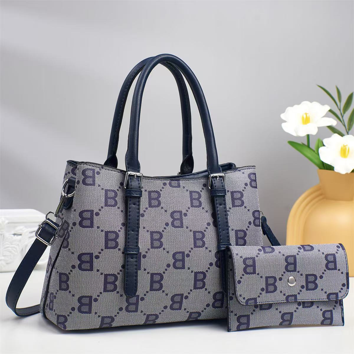 New fashionable and casual women's handbag, single-shoulder crossbody bag, tote bag, large capacity, high appearance level, high-end printing full figure