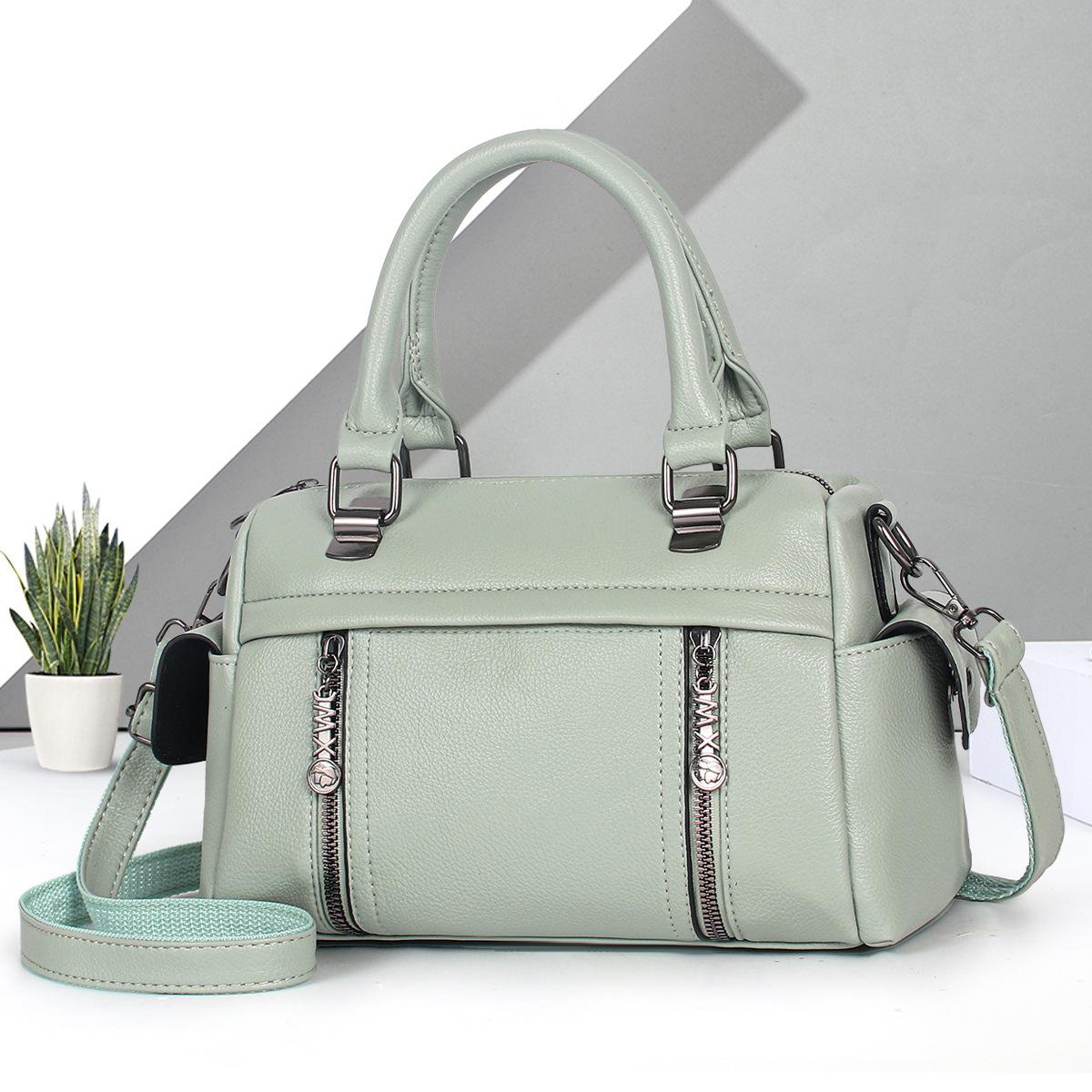 Soft leather, versatile, portable, fashionable new women's 2024 single-shoulder crossbody bag, a best-selling large bag for foreign trade Application Scenario