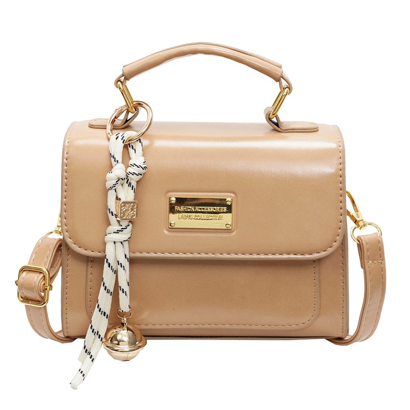 Carrying a trendy and versatile briefcase, the 2025 new Korean-style fashionable casual single-shoulder bag, a high-end and niche crossbody bag Item Picture