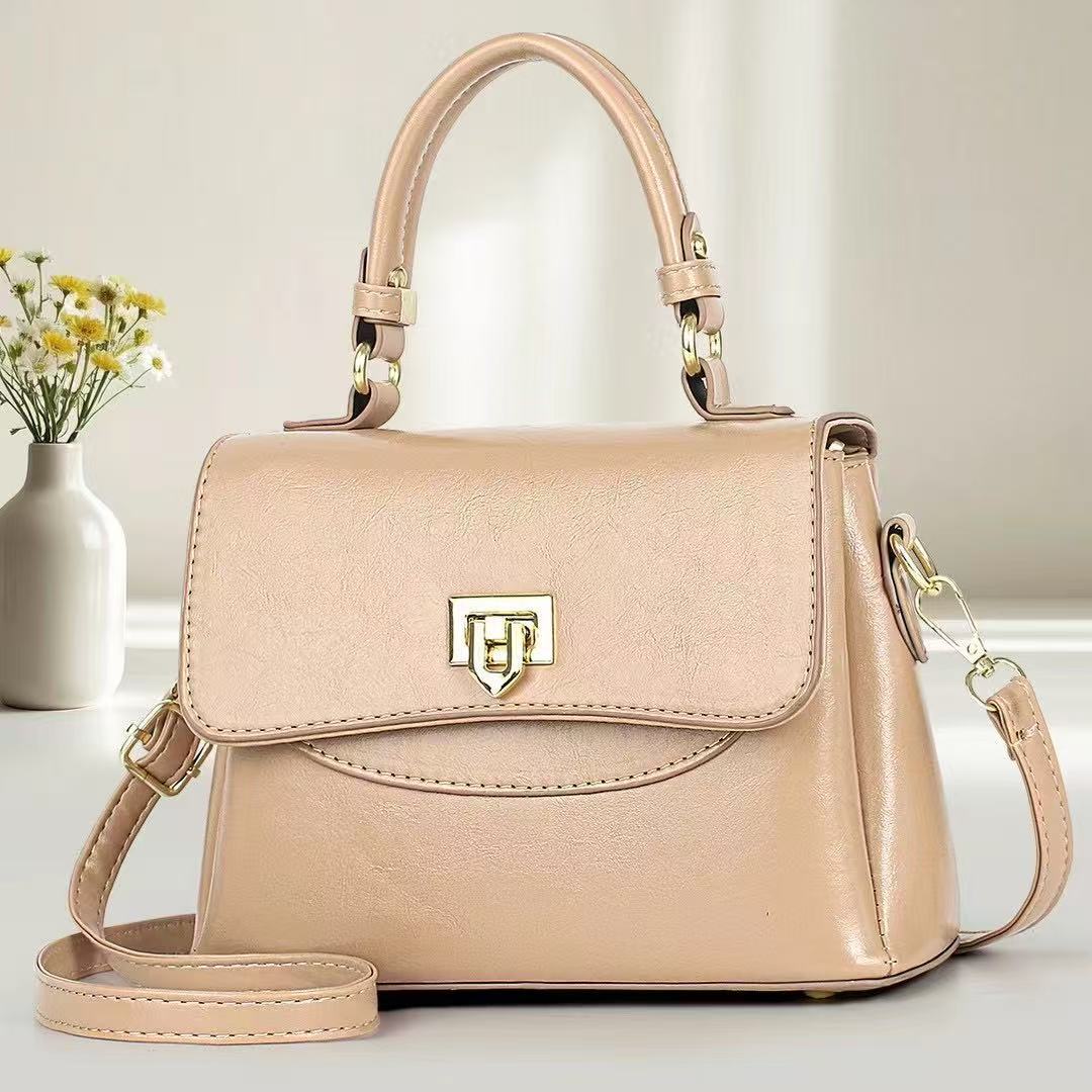 This year's popular single-shoulder crossbody bag for women is a niche fashion and versatile bestseller in the summer of 2025 Specification drawing