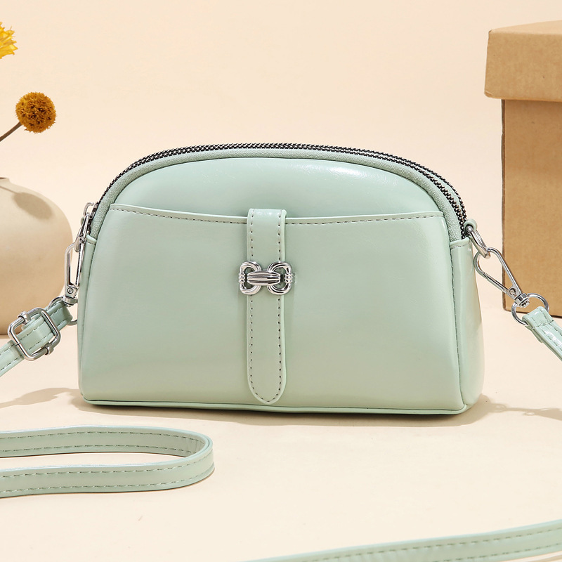 This 2025 new trendy small handbag is a simple and versatile women's bag. It's a middle-aged single-shoulder bag for your mother-in-law to carry diagonally details Picture