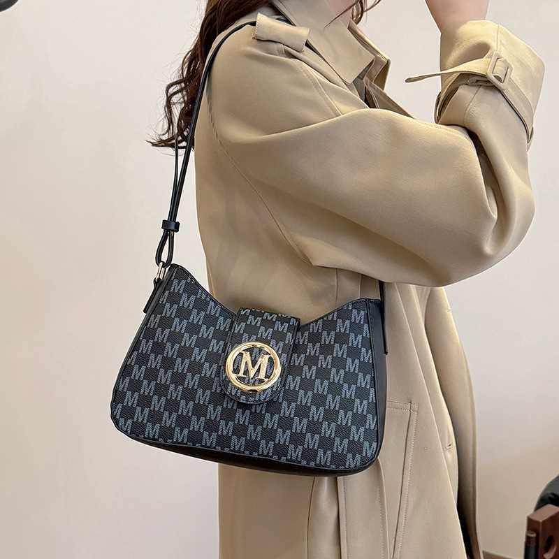 A trendy single-shoulder bag for cross-border autumn and winter commuting in 2024, with a retro underarm strap decoration Specification drawing