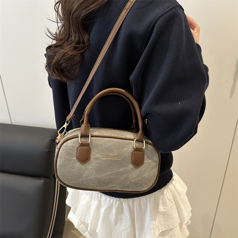 This year, the "Small Bag Women 2025" new fashion single-shoulder crossbody bag is a versatile Boston pillow bag for commuting Specification drawing