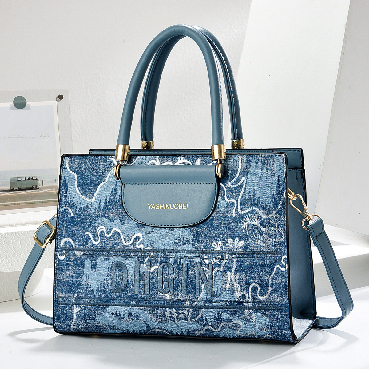Korean trendy tote bag 2025 New style, fashionable and casual, large-capacity single-shoulder bag, high-end women's bag wholesale full figure
