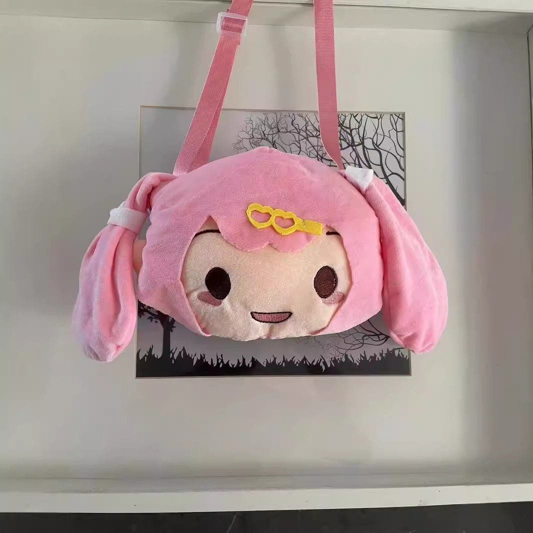 The 2024 new cartoon 2D Hatsune Miku plush bag is a cute and girlish single-shoulder crossbody doll toy bag Application Scenario