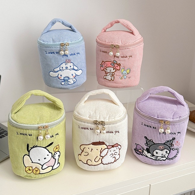 New cartoon Japanese style, cute and girlish, large-capacity makeup bag, hand-held bucket, hand-carried bag, multi-functional storage bag full figure