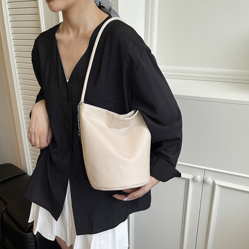 Commuter Tote bag for women, 2025 New stylish large-capacity bucket crossbody bag, high-quality single-shoulder underarm bag Specification drawing