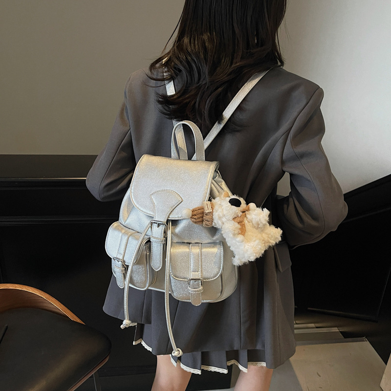 High-end, fashionable and stylish, light luxury, large-capacity small backpack for women, 2025 new style, casual, versatile and simple backpack details Picture