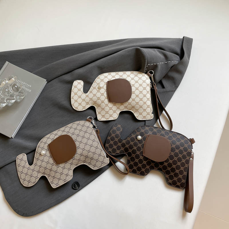 New cross-border niche design bag for women, cute and creative little elephant single-shoulder crossbody bag, ins small square bag Application Scenario