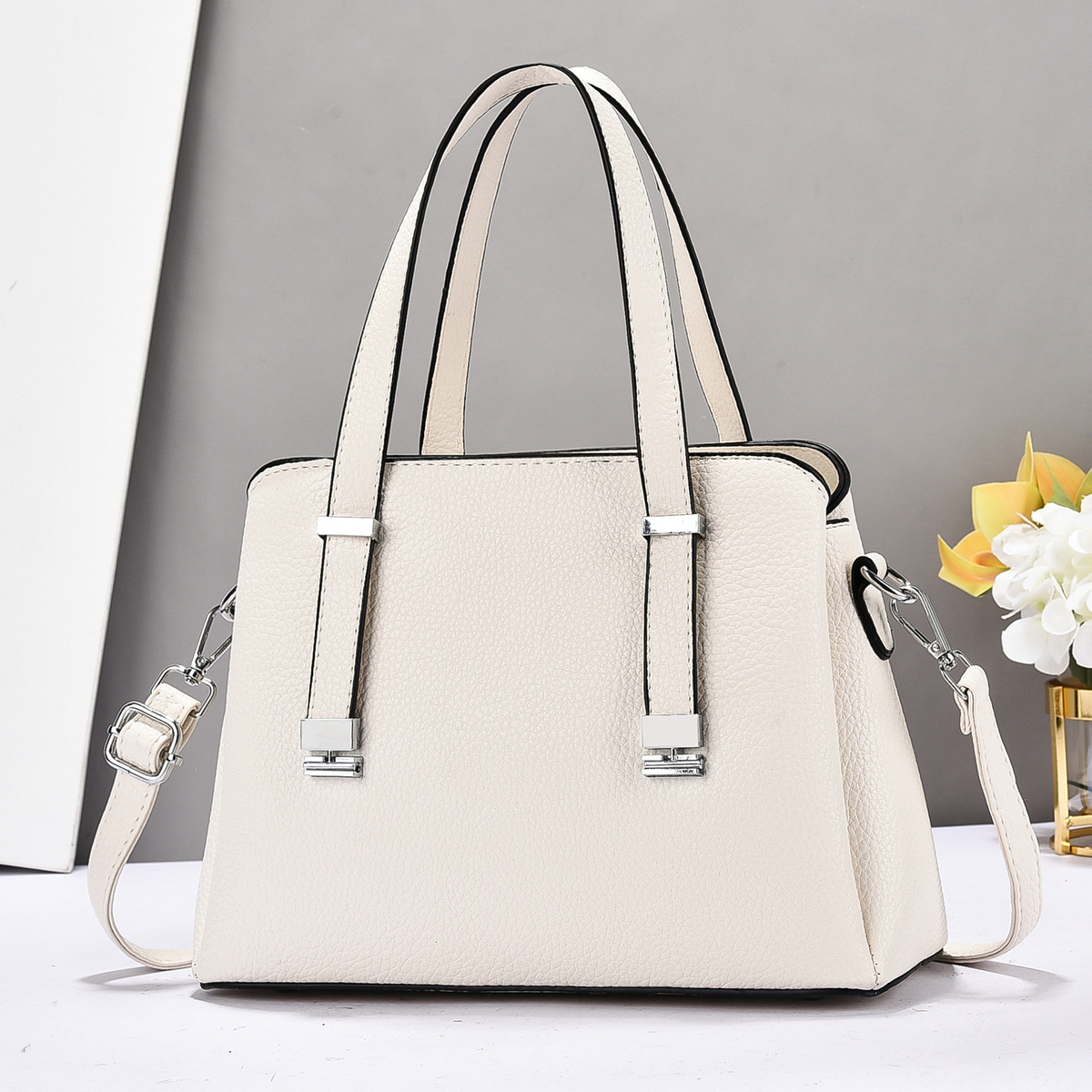 Cross-border women's bag, large-capacity handbag, high-end and versatile, fashionable commuting crossbody bag, new elegant mom bag for women details Picture