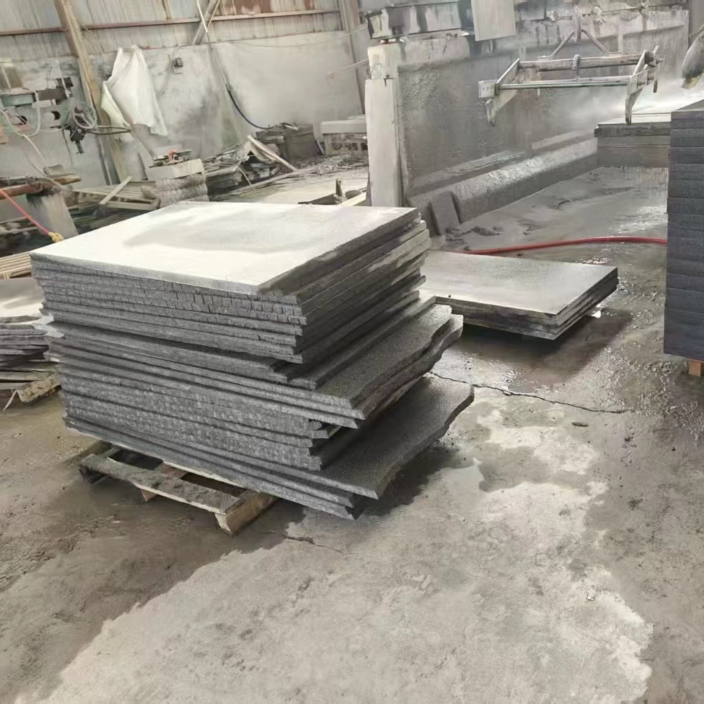 Binzhou green-faced floor paving stones, black marble, granite flamed slabs, square ground paving stones, stone materials for home decoration Application Scenario