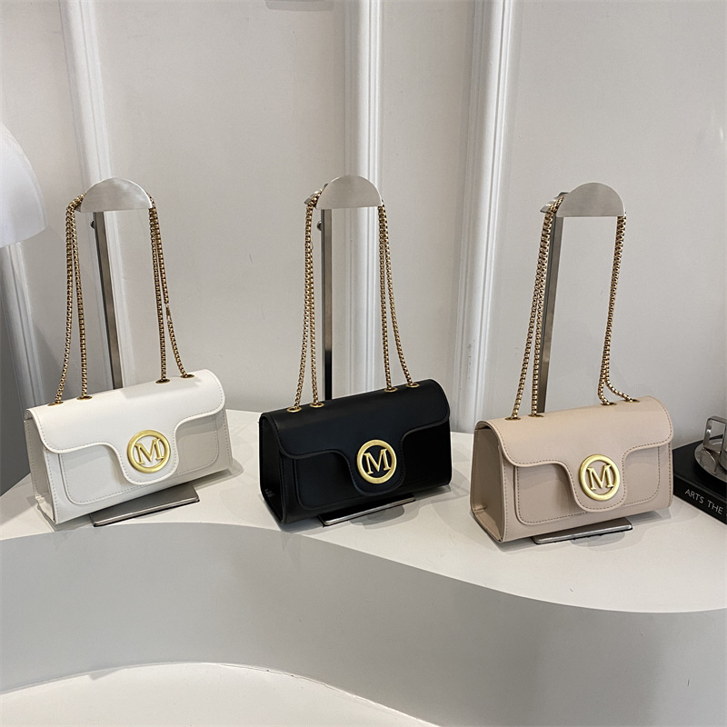 Ladies' crossbody bag 2025 Summer New chain small square bag, fashionable, casual and simple chanel-style diamond-shaped bag small bag Application Scenario