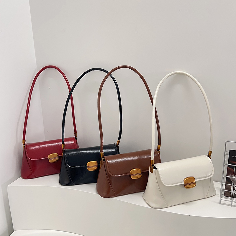 Cross-border bag, women's baguette small bag, 2025 new style, trendy, ins, high-end, niche, this year's popular single-shoulder armpit bag Application Scenario