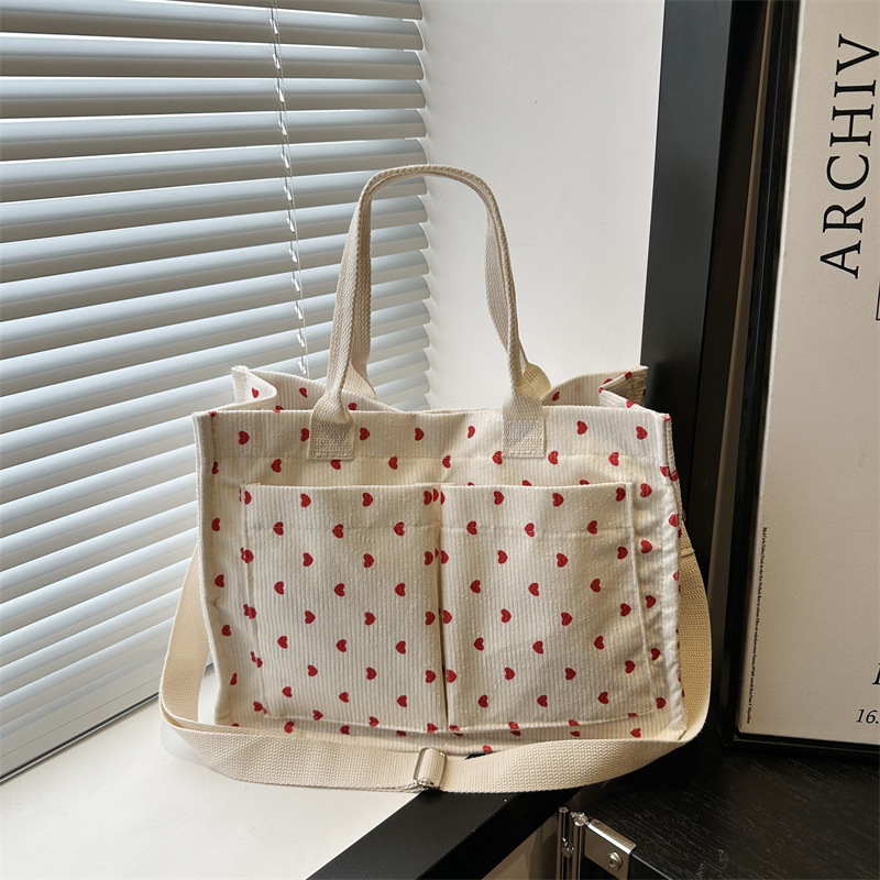 Korean version niche large-capacity fashionable strawberry tote bag 2025 Summer new style cute student class single-shoulder bag for girls full figure