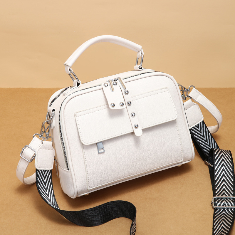 The 2024 new Korean-style solid color multi-pocket double-shoulder strap small square bag is a practical and elegant lady's commuting handbag Specification drawing