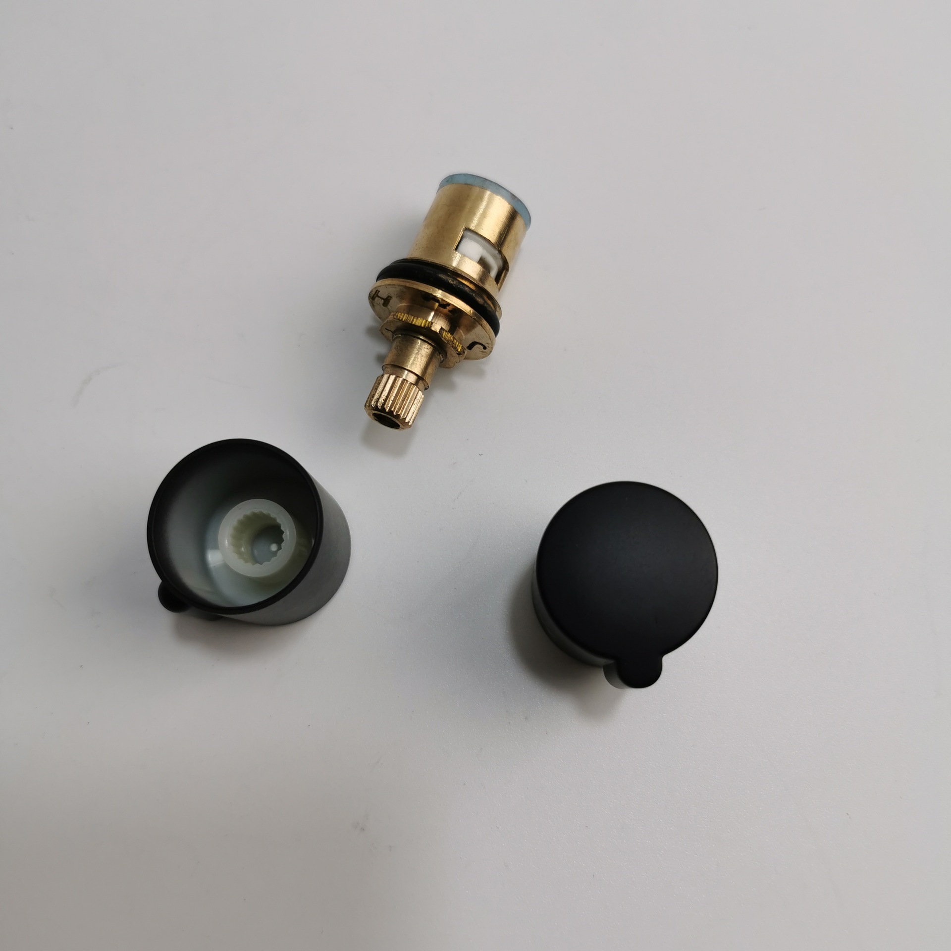 Mini toilet companion, one in and two out, dual control Angle valve, pressurized spray gun, bathroom feminine wash nozzle, toilet Angle valve Application Scenario