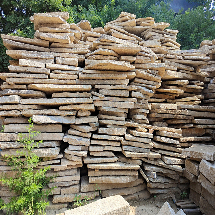 Factory direct sales of old stone slabs, old flagstones, landscape paving stones, bluestone, old stone slabs, and paving stones for ancient buildings and scenic spots Application Scenario