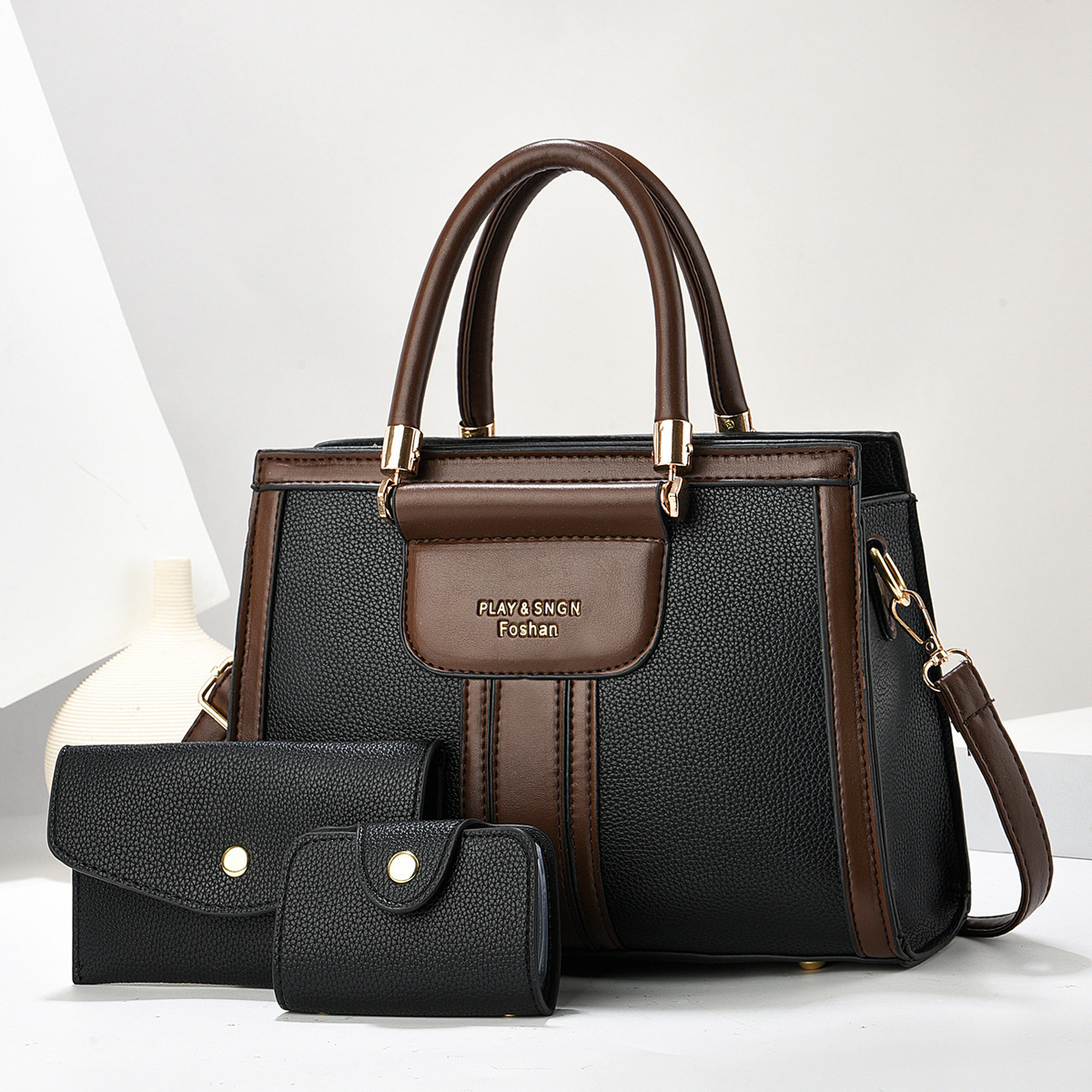 A new style of simple tote three-piece handbag for foreign trade ladies in 2025, with a fashionable color contrast and large capacity single-shoulder bag full figure
