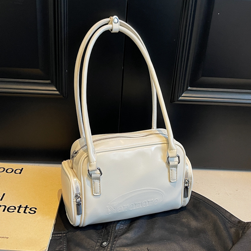 Korean niche design underarm bag for women 2025 new trendy and fashionable hand-held commuter bag with large capacity tote bag full figure