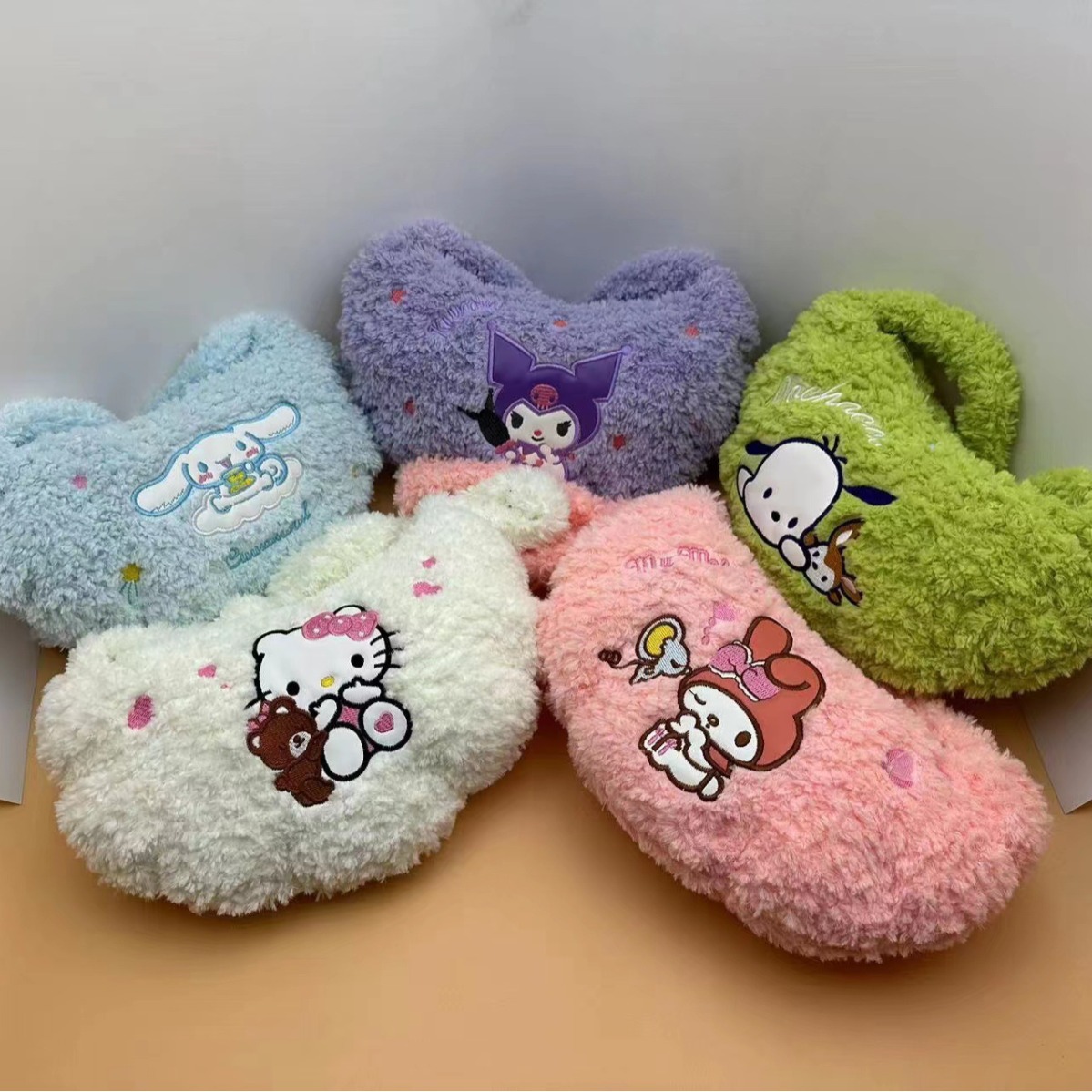Cute Sanrio plush crossbody hand-held 2023 new cartoon portable storage bag, single-shoulder crossbody manufacturer wholesale full figure