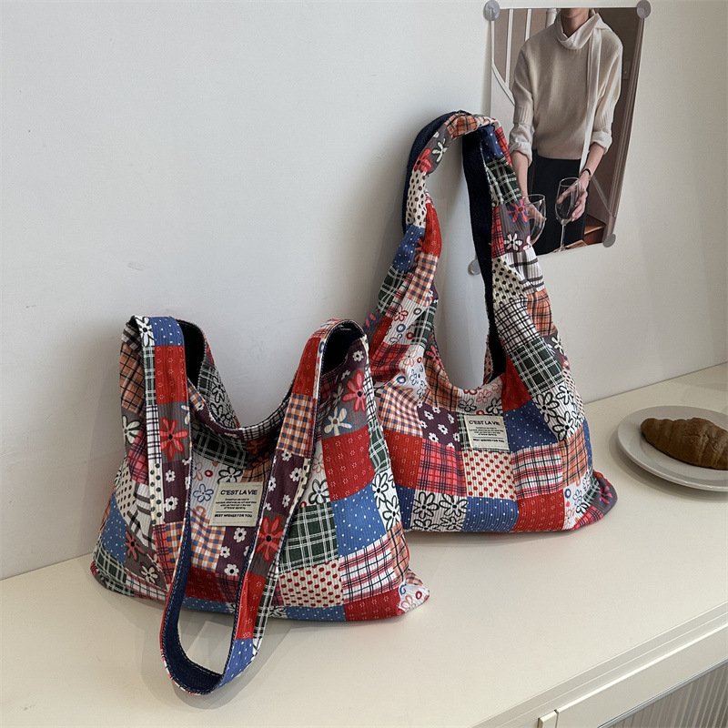 This year, underarm bags are in vogue. This is a new summer fashion handbag for women in 2025, a versatile single-shoulder commuting crossbody bag full figure