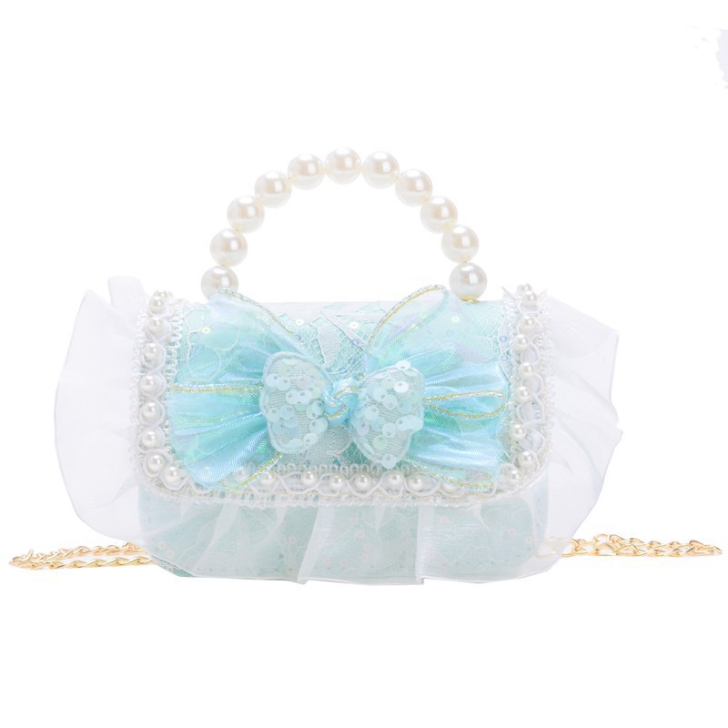 The new lace pearl bow small square bag is stylish and versatile. The chanel-style girls' crossbody bag is a trendy children's small bag Item Picture