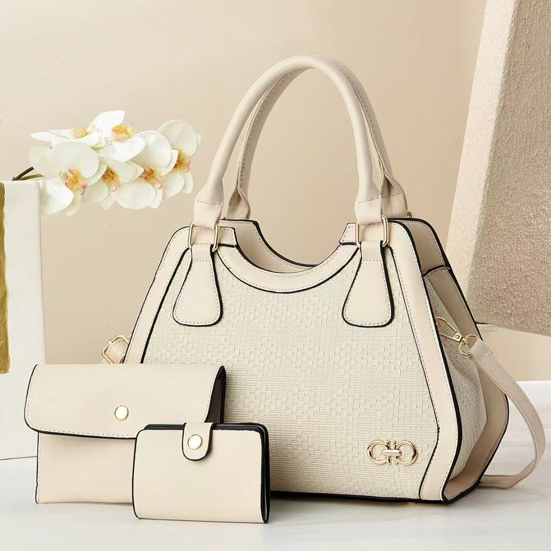 This year, a three-piece handbag set is in fashion. The new spring 2025 collection is versatile and in a solid color on Instagram. It's suitable for making dumplings for women Specification drawing