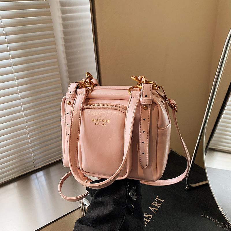 Trendy and fashionable hand-held small bag for ladies, 2025 new style simple square bag, casual and versatile, personalized single-shoulder crossbody bag Specification drawing