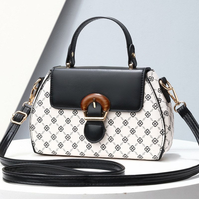 Factory wholesale 2023 new style printed apple women's handbags, handbags, fashionable and casual single-shoulder crossbody bags, one-piece consignment Application Scenario