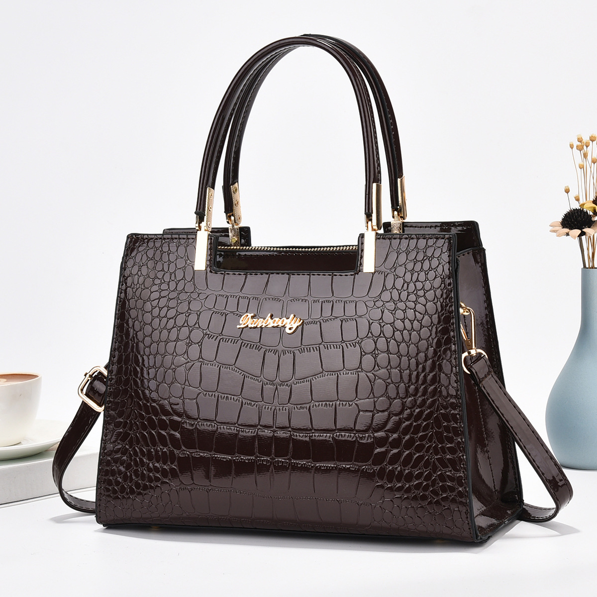 New printed women's bag for 2024, a fashionable and trendy bestseller. Shiny leather single-shoulder crossbody crocodile pattern handbag, one-piece consignment details Picture