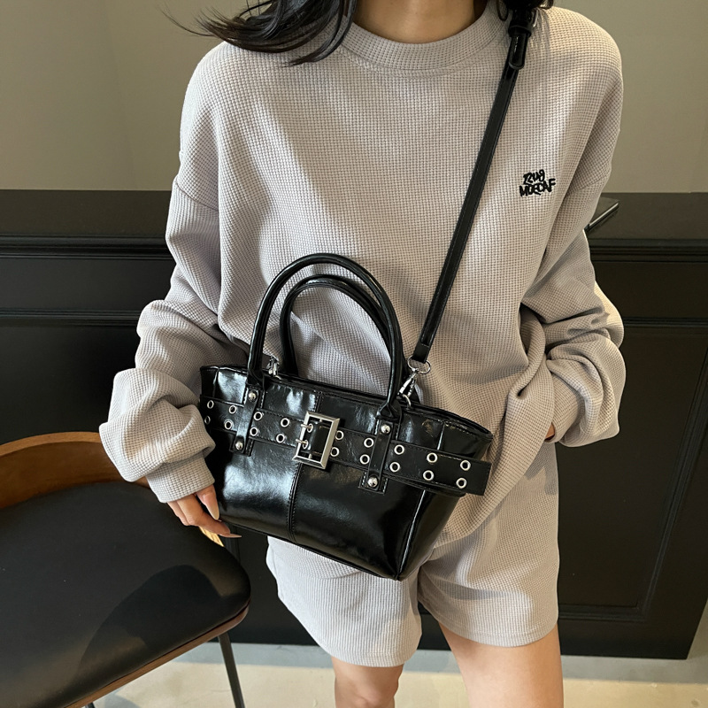 Cross-border niche commuter bag for women, 2025 new retro and fashionable tote bag, high-end single-shoulder crossbody bag details Picture