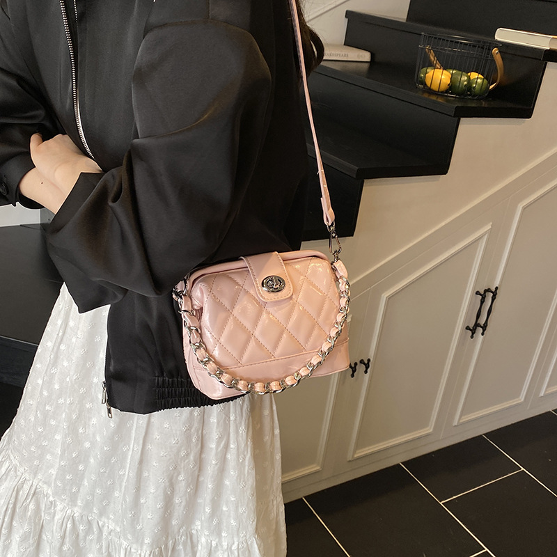 Cross-border high-end style Chanel-style diamond-shaped chain underarm bag 2025 new niche fashion versatile single-shoulder crossbody bag Specification drawing