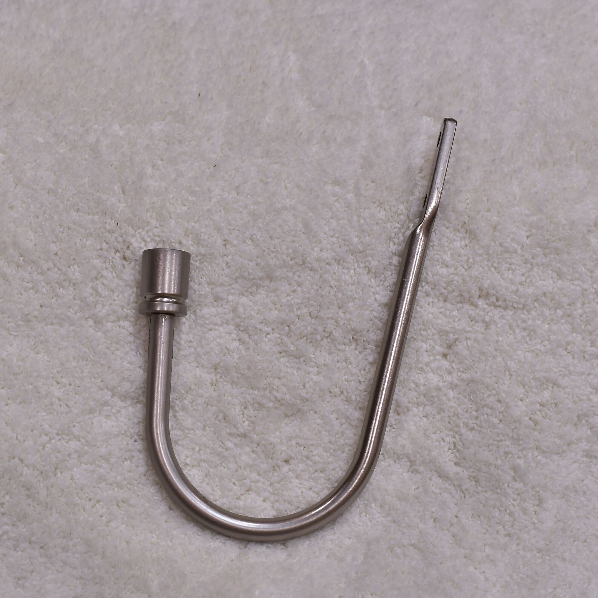 【 Yonghao Hardware 】 Factory offers cross-border stock of aluminum alloy cylindrical small curved hooks, curtain hooks and wall hooks Application Scenario