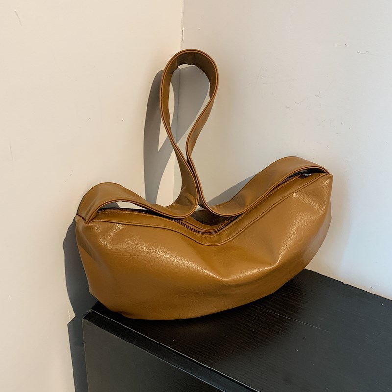 Cross-border soft leather bag for women, small niche, large capacity, retro, versatile and fashionable underarm bag, new autumn/winter 2024 single-shoulder bag full figure