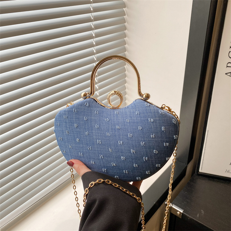 Mini heart-shaped small bag 2025 new style bag, cute and niche heart-shaped single-shoulder fashionable crossbody bag, chain bag full figure