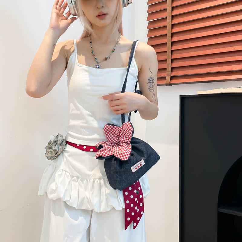 2025 New forest-themed versatile small bag, healing flower drawstring single-shoulder bag, women's canvas versatile mini crossbody bag Specification drawing