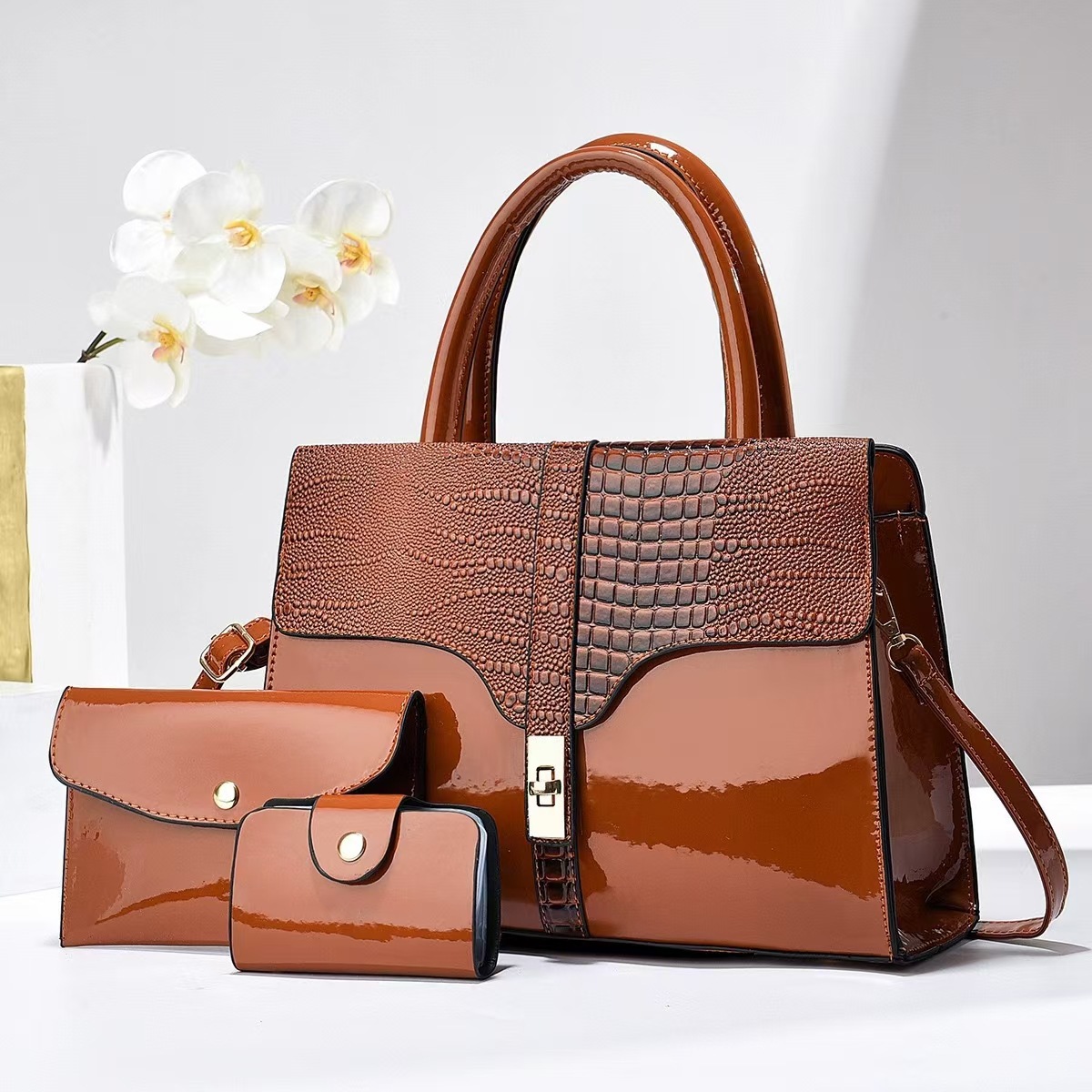 Fashionable three-piece set, large-capacity women's handbag, high-end and simple crocodile pattern, single-shoulder crossbody, trendy cross-border consignment Application Scenario