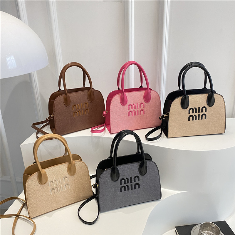 Commuting bags for women 2025 New style large capacity briefcase, work tote bag, casual crossbody bag Application Scenario