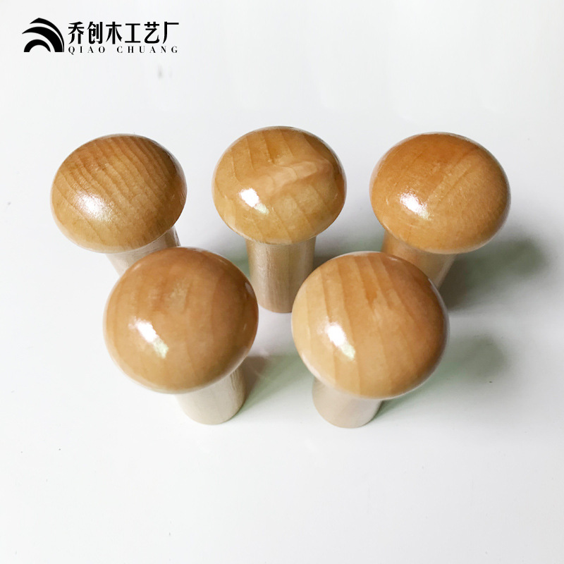 Manufacturer's solid wood clothes hanger hooks, door rear clothes wooden hooks, single hooks, solid wood clothes hanger hooks, wall hat hooks, row hooks Application Scenario
