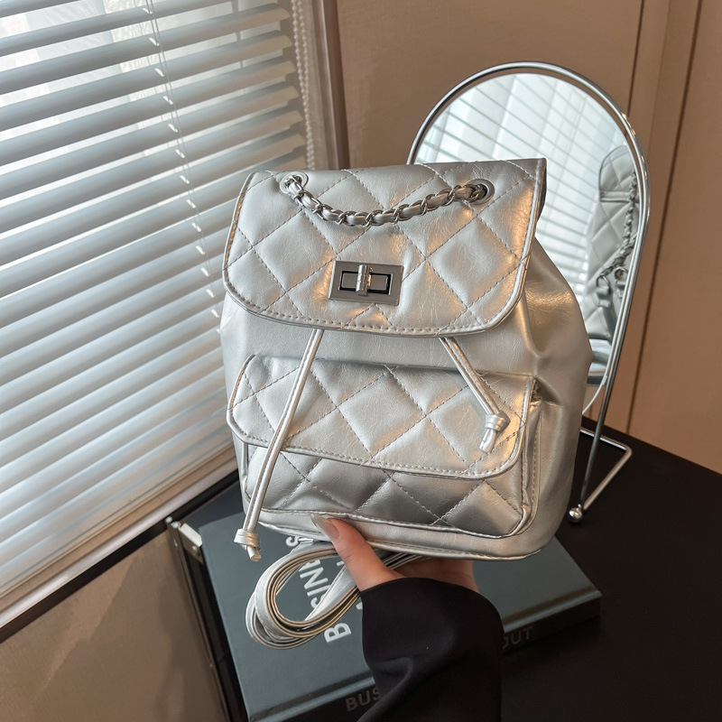 Trendy and fashionable diamond-shaped backpack for women, 2025 new style bucket bag, Korean version, niche design, simple single-shoulder crossbody bag full figure