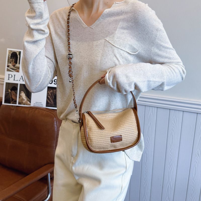 A new, stylish and versatile casual woven single-shoulder crossbody bag for women in 2025, featuring a high level of appearance in cross-border fashion Specification drawing
