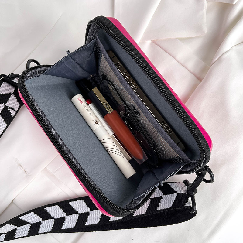 Crossbody bag, personalized ins small bag, square box, 2021 Summer new style fashionable youth cartoon trend Japanese single-shoulder bag Application Scenario