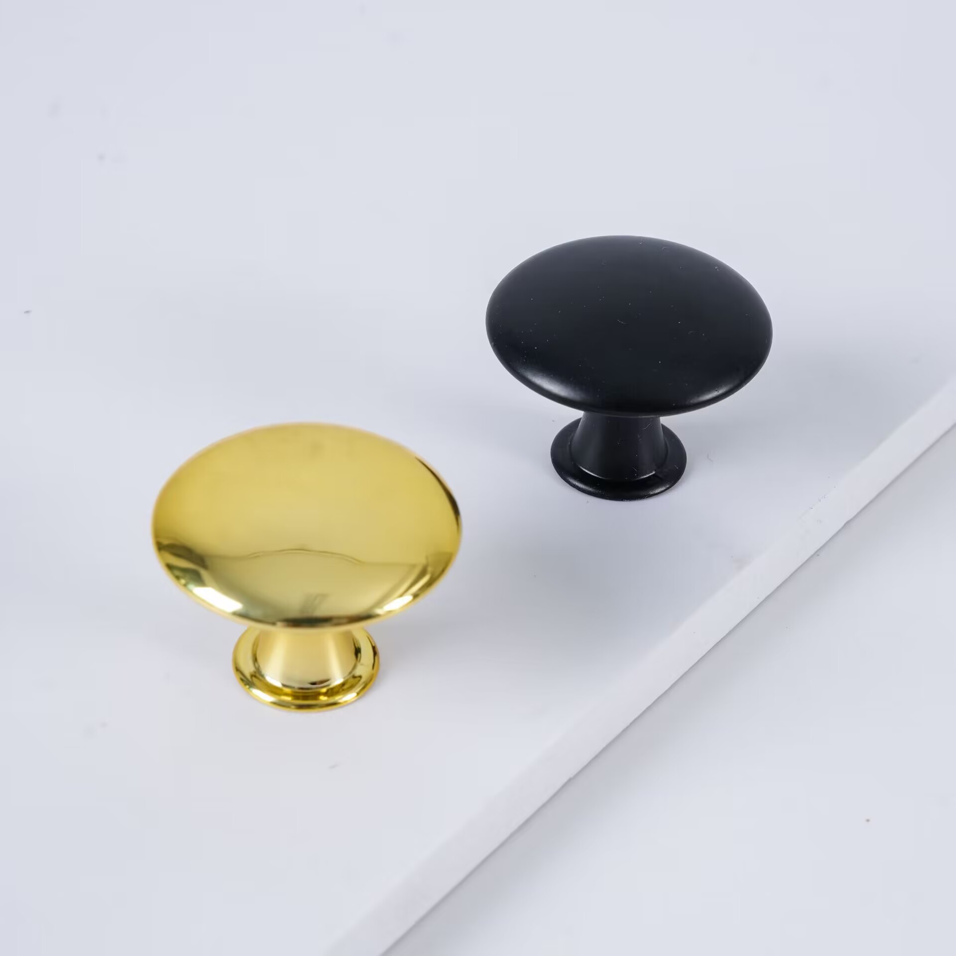Cross-border golden handle aluminum alloy cabinet and wardrobe door handle, black modern light luxury drawer, hardware single-hole handle full figure