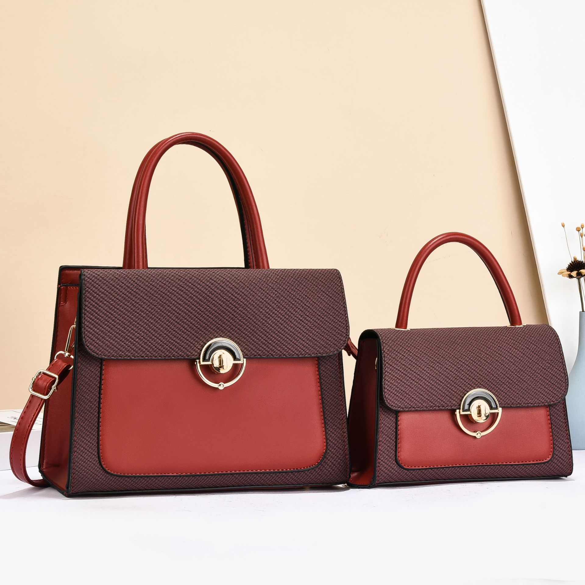 The new Korean version bag is trendy, simple, versatile, elegant and has a large capacity. It is a cross-border fashionable crossbody single-shoulder women's bag full figure