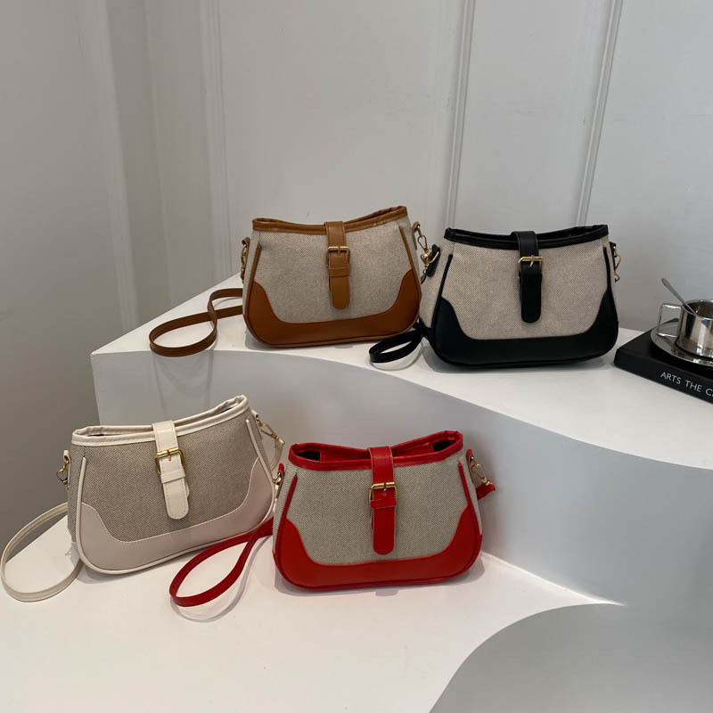 This 2024 new style of Korean-style single-shoulder crossbody bag for women is versatile and ins niche. This year, small square bags are in vogue Application Scenario